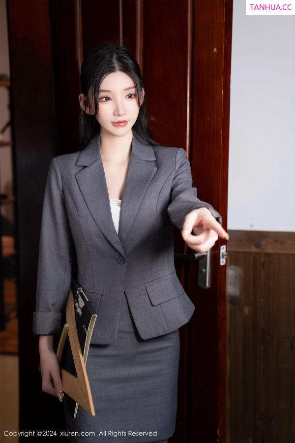 周于希dummy  [XiuRen]高清写真图 2024.03.08 No.8204 周于希Sally 美腿黑丝第9张图片